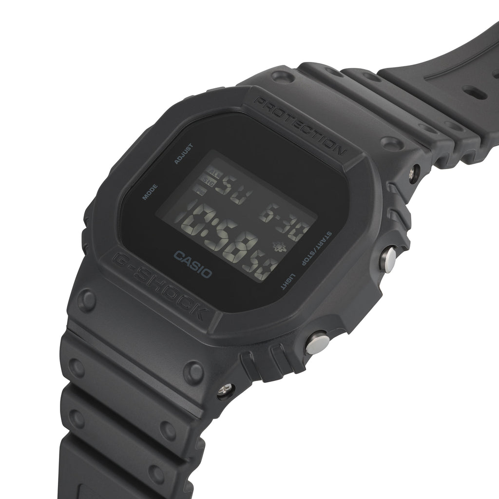 Casio G-Shock DW-5600UBB-1DR 運動防水手錶