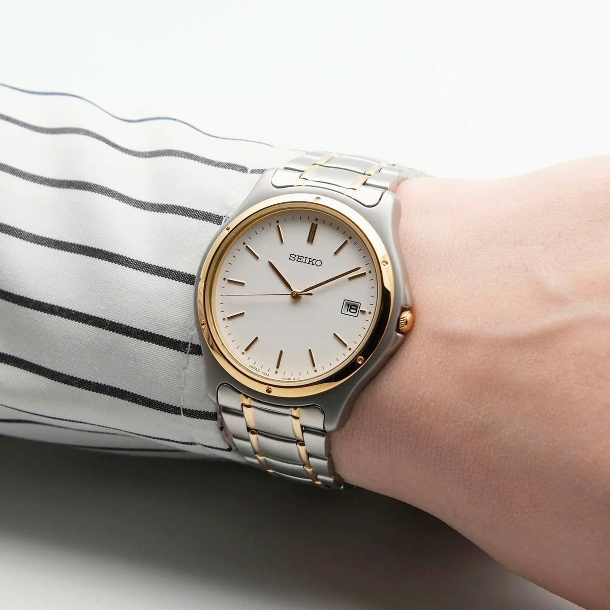 Digi Bear Seiko SCXA028 classic watch with a two-tone silver and gold stainless steel band and white dial