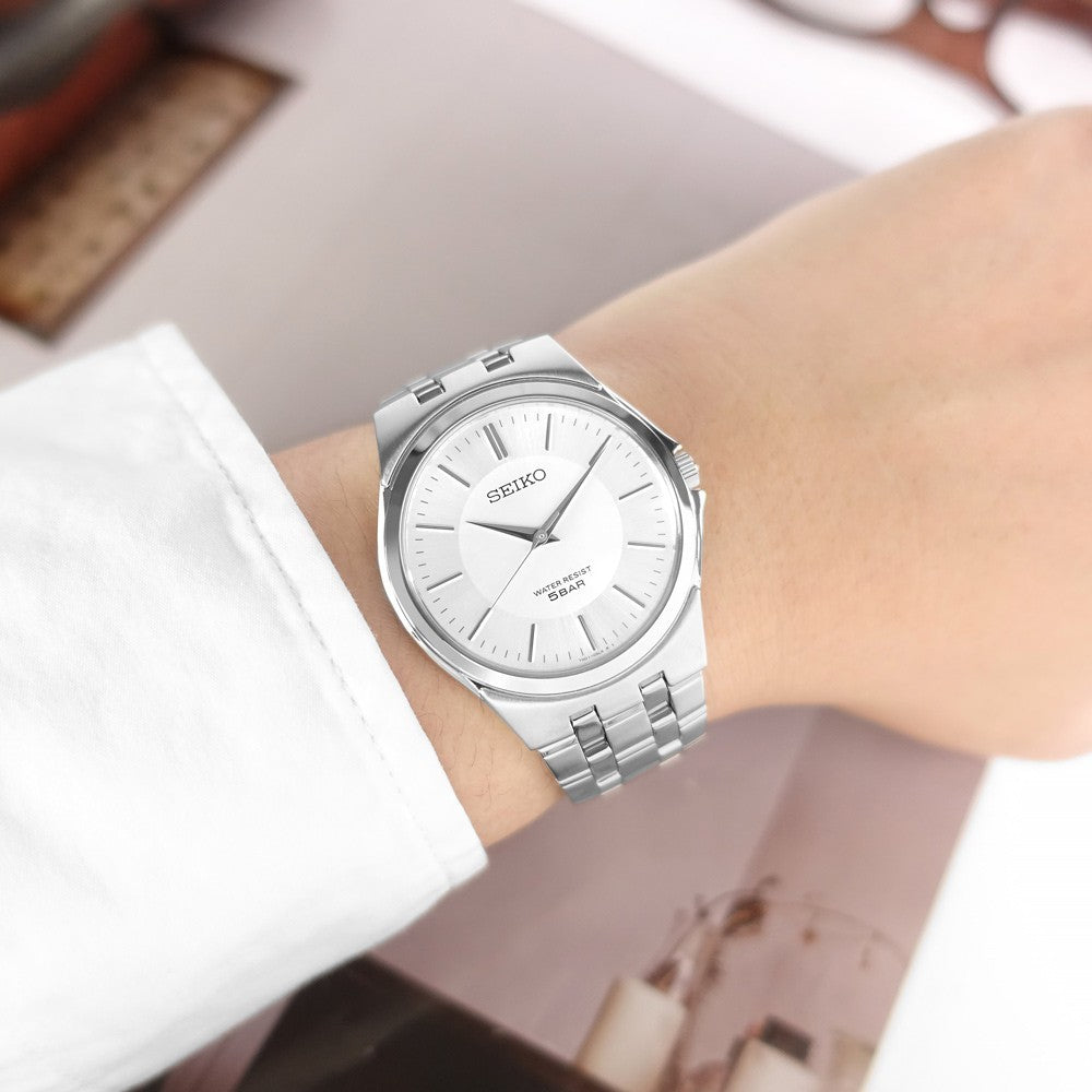 Digi Bear Seiko SCXP021 classic series watch with a silver stainless steel case and bracelet on a wrist